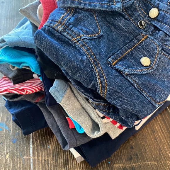 18 BABY BOY tops 💙❤️some long/shone short sleeve. 1/2 are NEW! Why pay full $$? - Picture 11 of 13